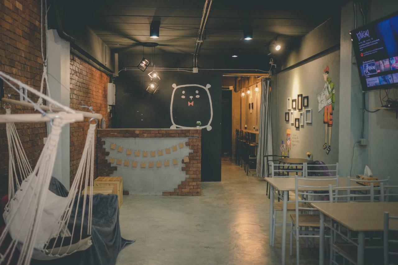 The Beds Ever Hostel (Adults Only) Банкок Екстериор снимка